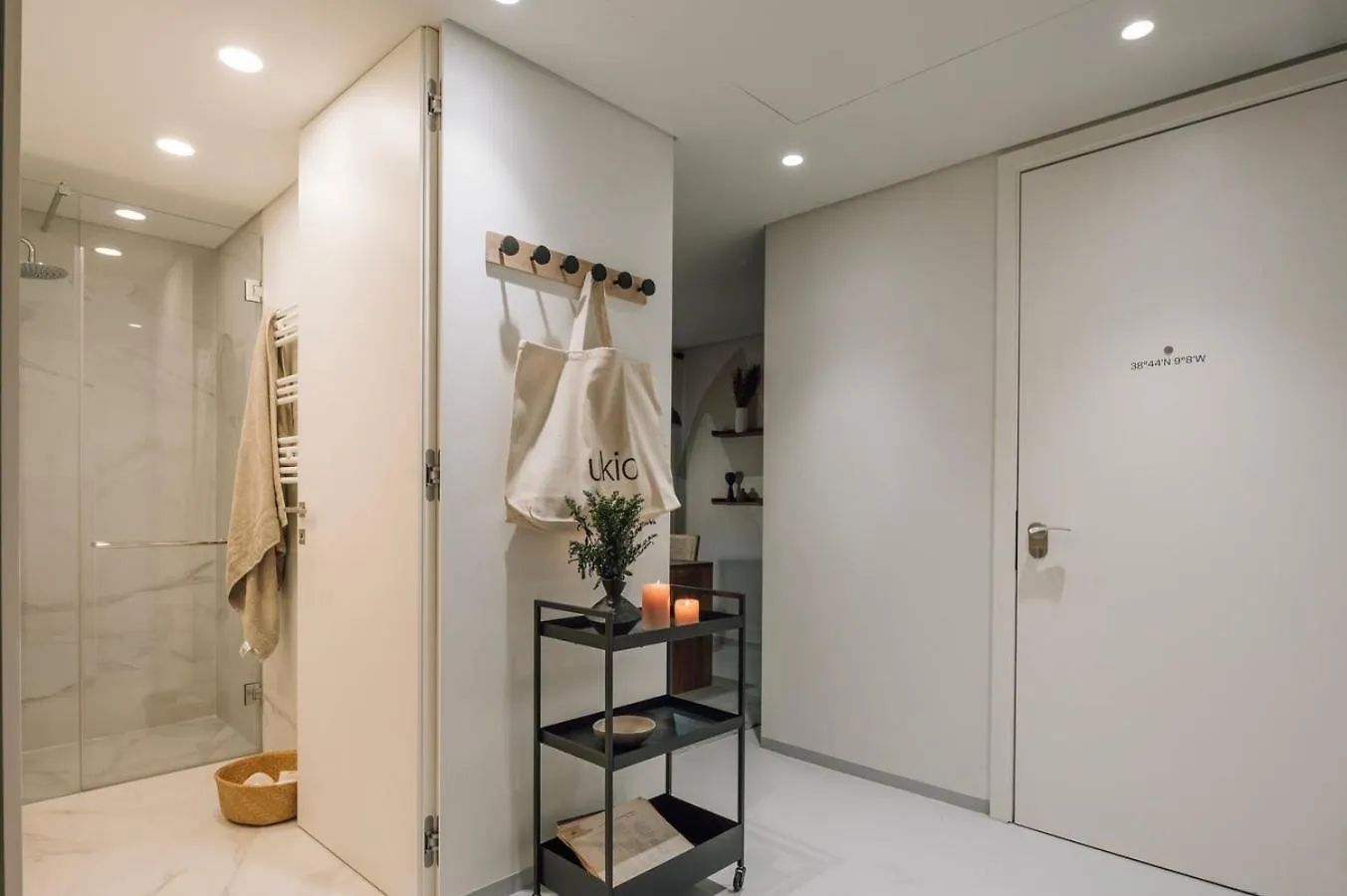 Legno - 2 Bedrooms In Santo Antonio Lisboa 0*,  Portugal